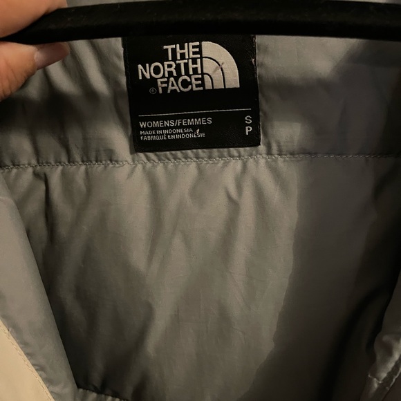 North face women’s winter coat with fur trimmed hood - Picture 3 of 3